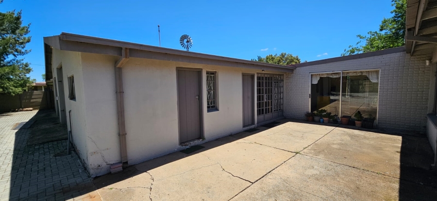 4 Bedroom Property for Sale in Wolmaransstad North West